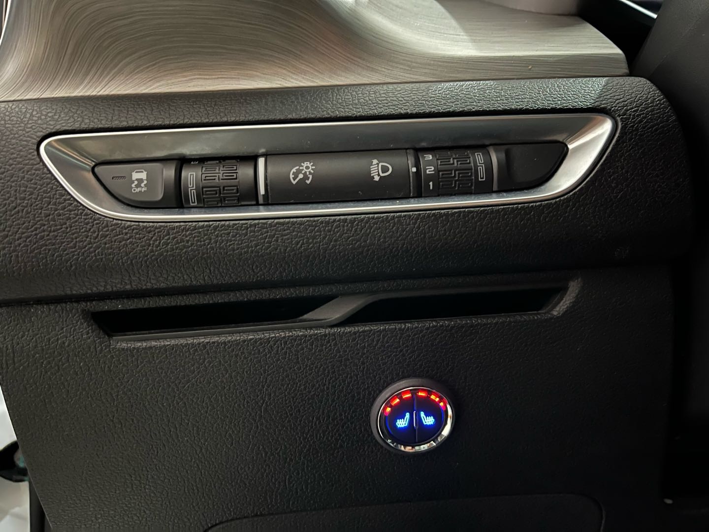 GEELY Coolray 2022 #19 GEELY Coolray 2022 car image #19