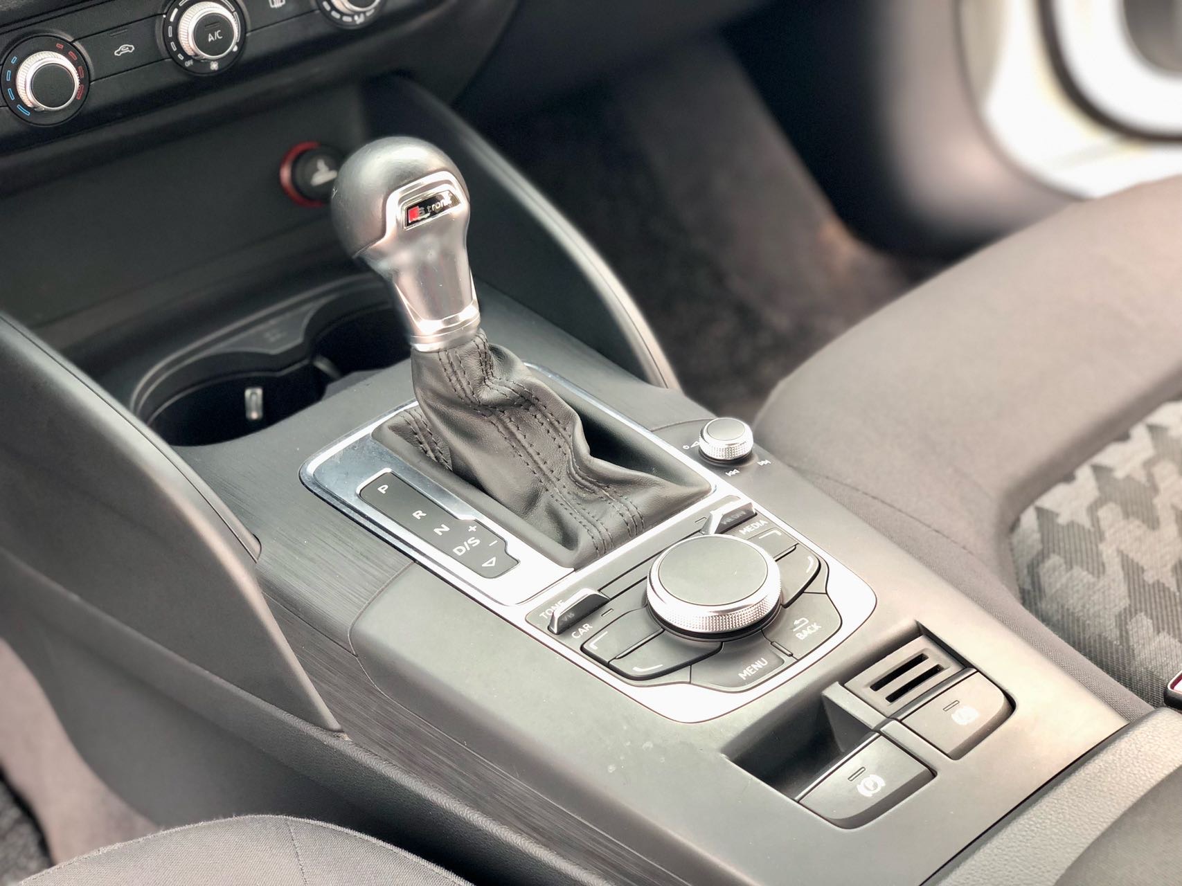Audi A3 2016 car image #11