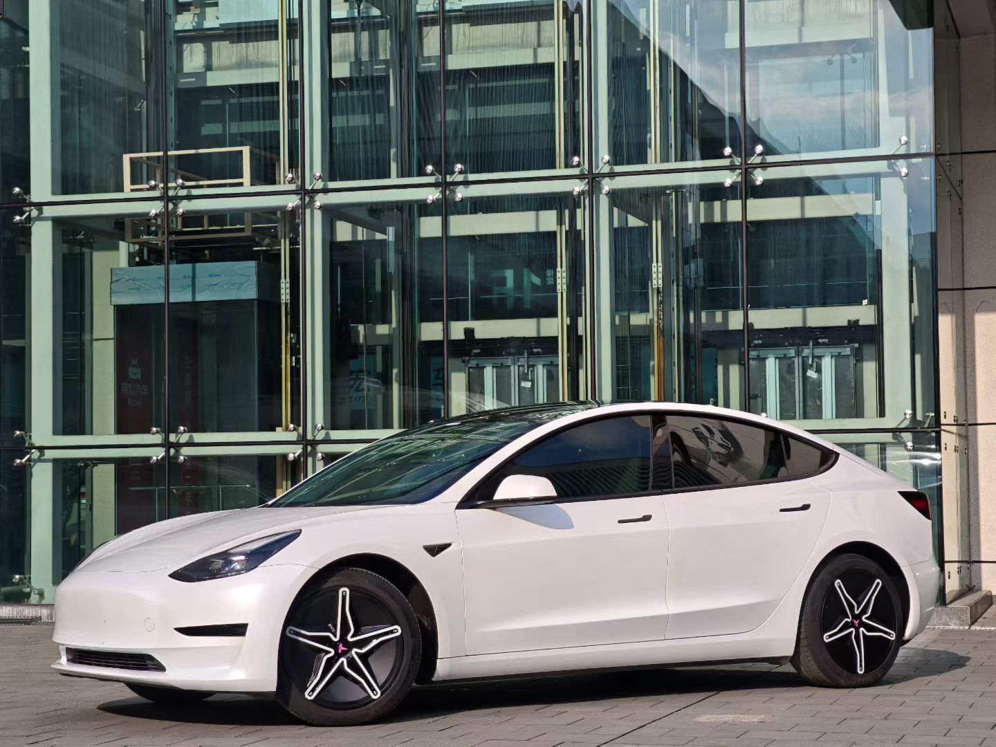 Tesla Model 3 2021 #2 Tesla Model 3 2021 car image #2