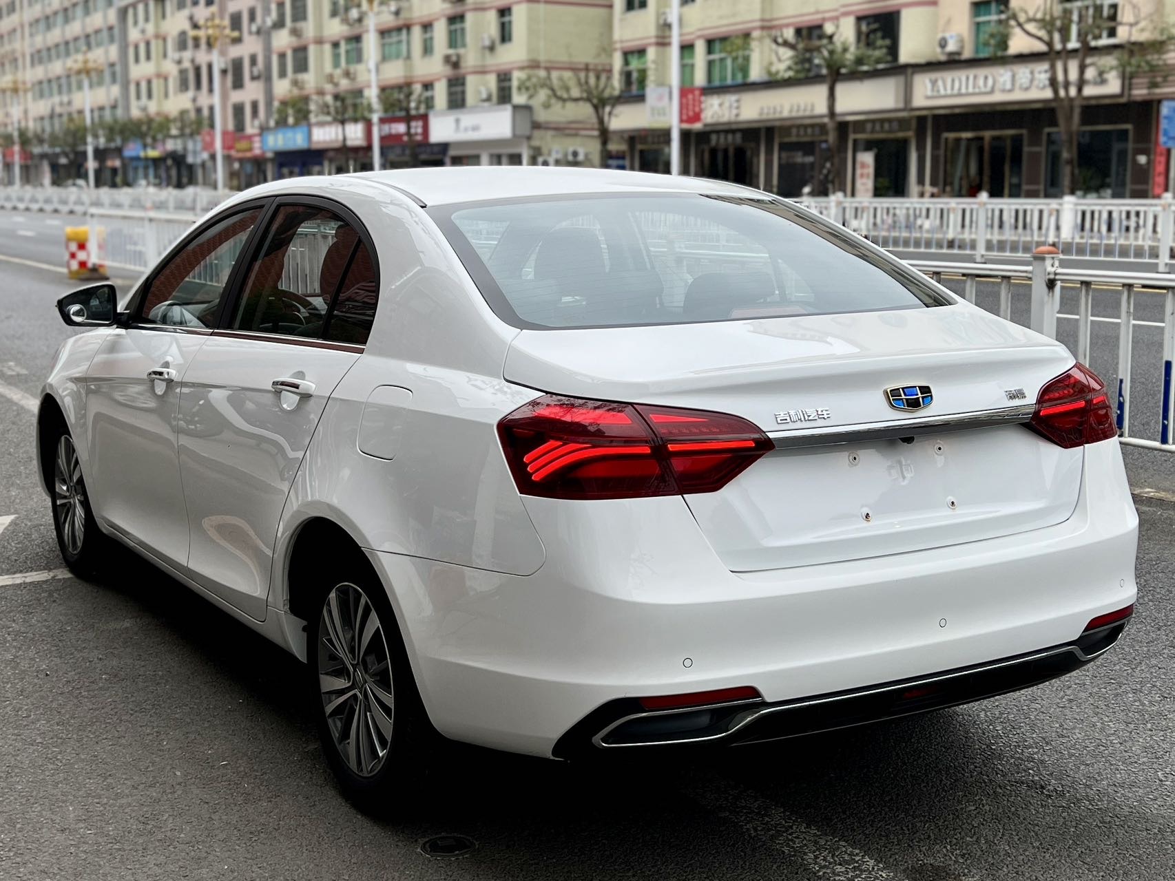 GEELY Emgrand 2018 #10 GEELY Emgrand 2018 car image #10