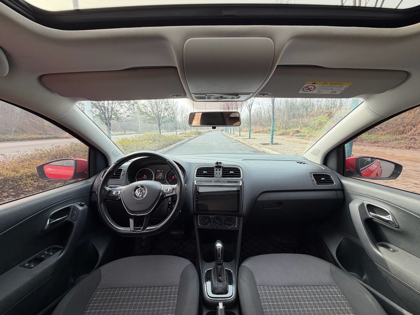 Volkswagen Polo 2018 car image #11