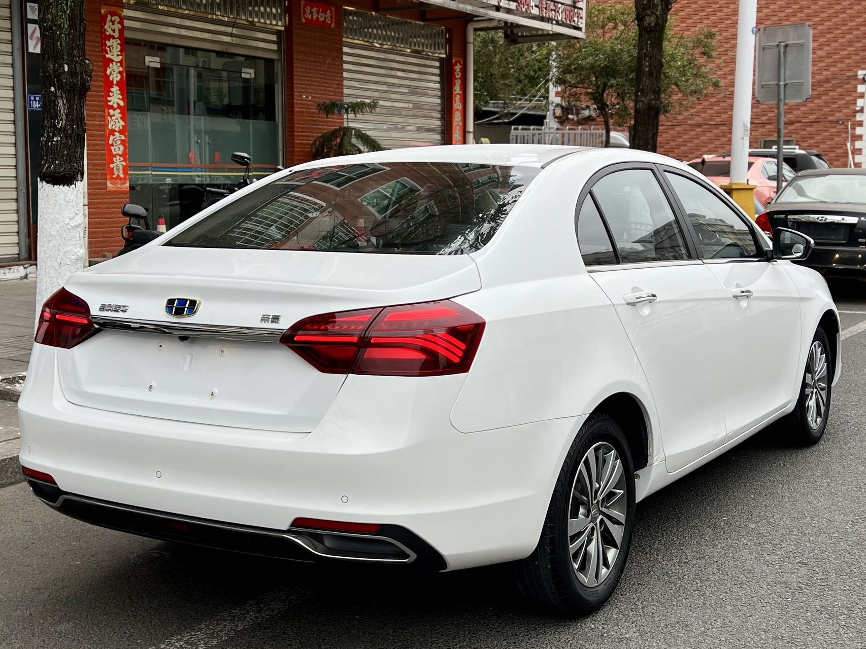 GEELY Emgrand 2018 #9 GEELY Emgrand 2018 car image #9