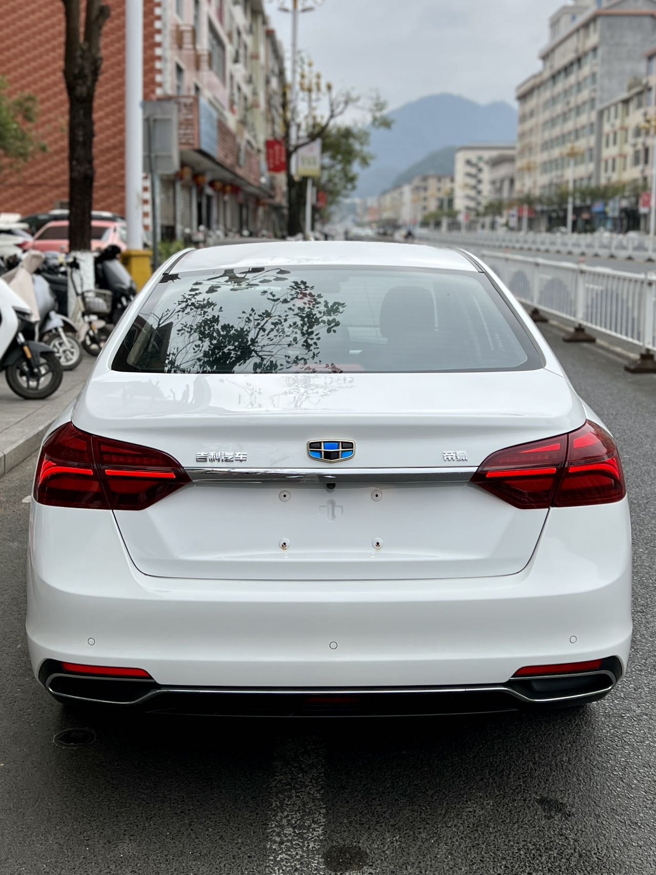 GEELY Emgrand 2018 #11 GEELY Emgrand 2018 car image #11