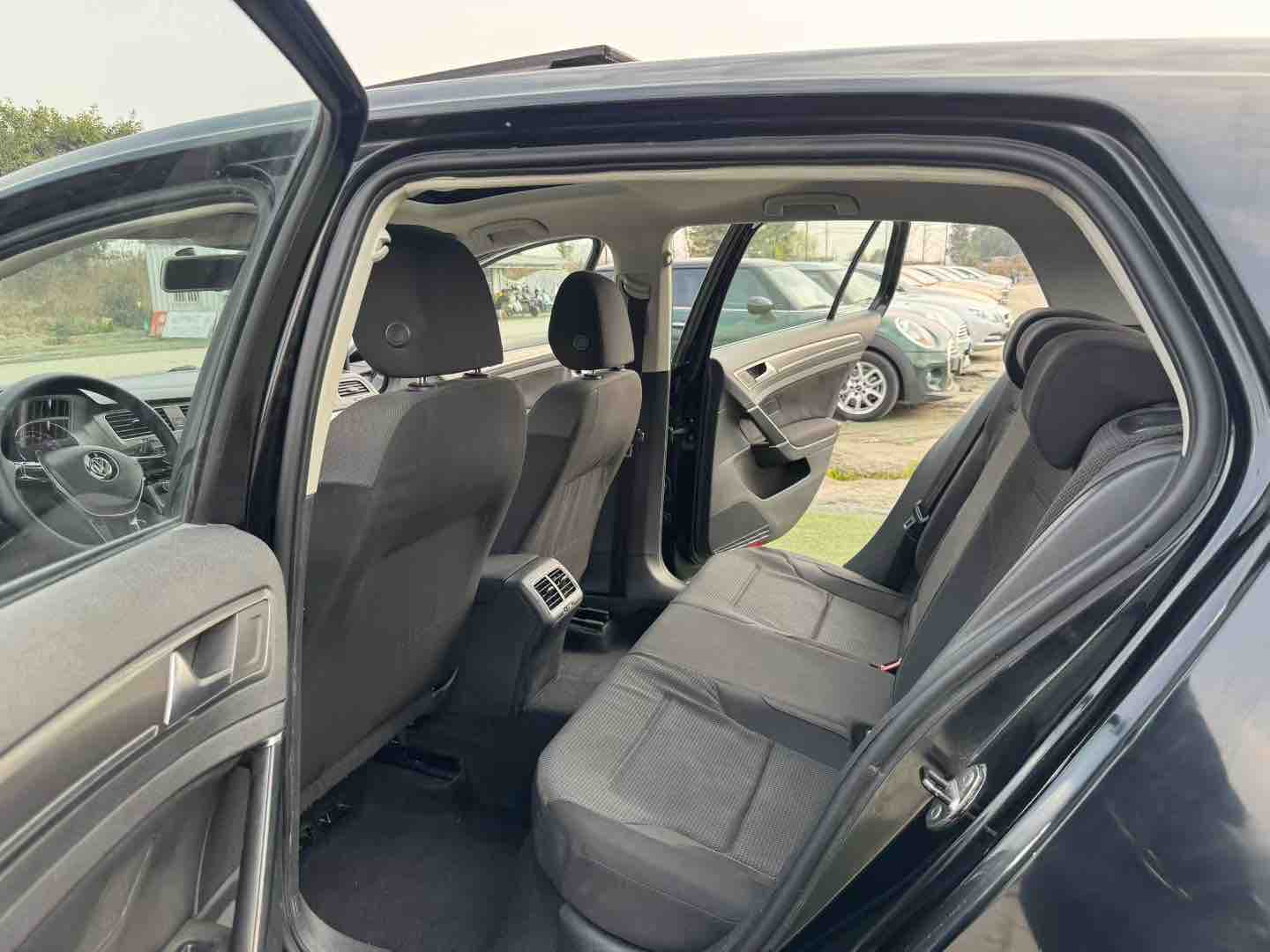 Volkswagen Golf 2014 car image #6