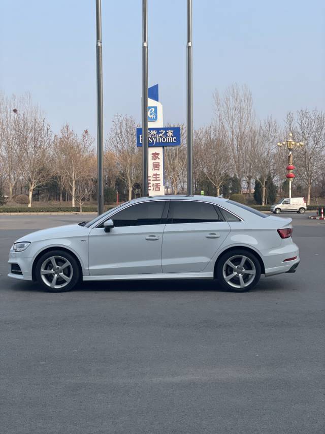 Audi A3 2018 immagine di auto #9