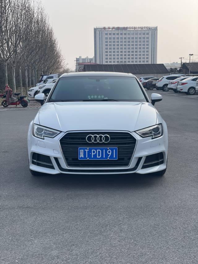 Audi A3 2018 immagine di auto #4