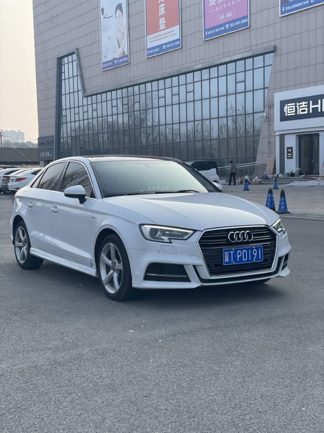 Audi A3 2018 immagine di auto #5