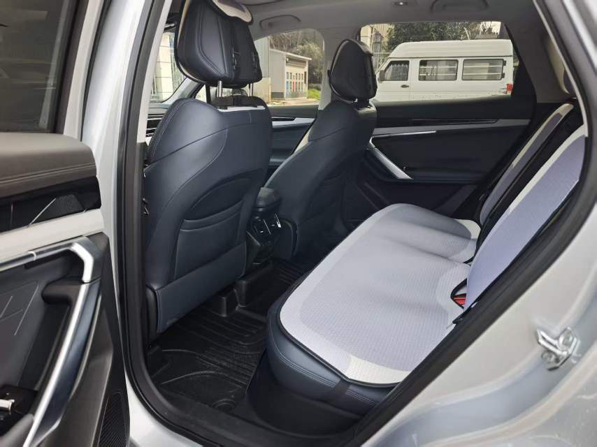 GEELY Boyue L 2025 car image #7
