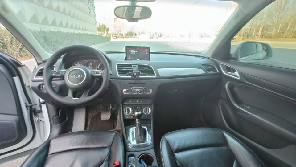Audi Q3 2015 #10 Audi Q3 2015 car image #10