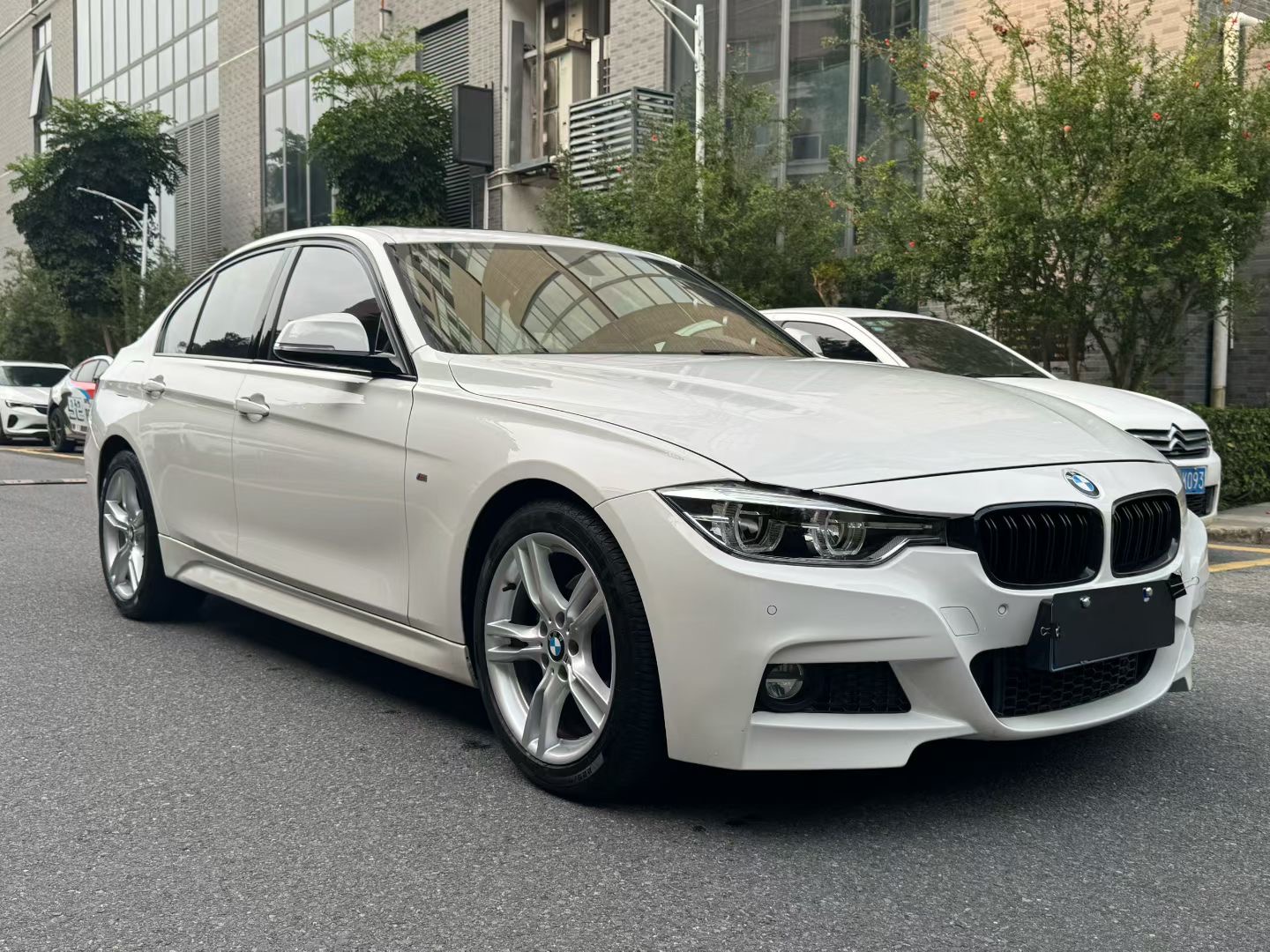 BMW 3 Series 2018 car image #5