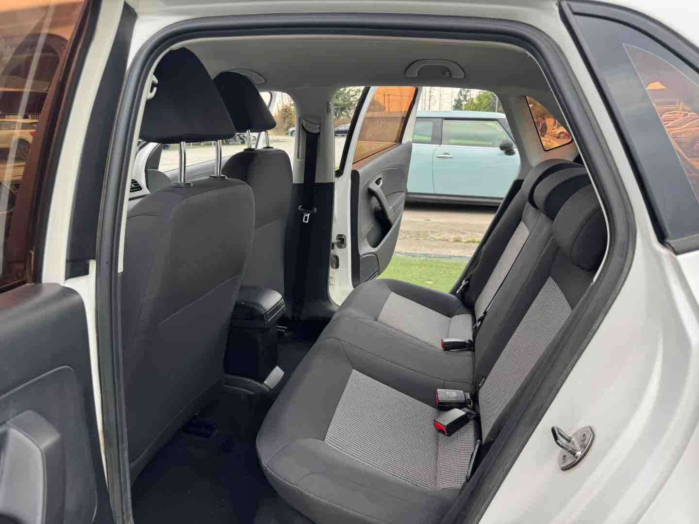 Volkswagen Polo 2018 car image #5