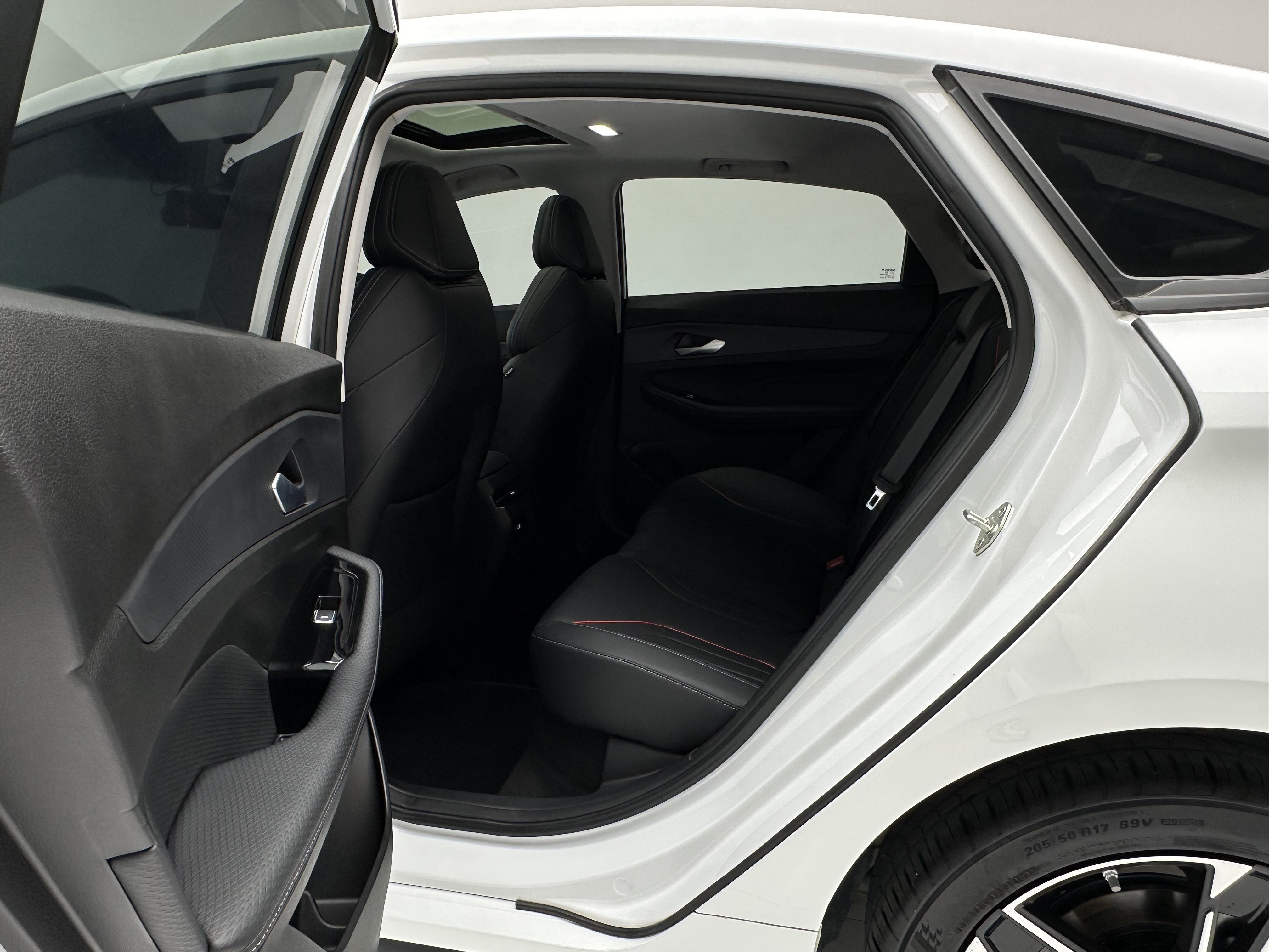 GEELY Binray 2025 car image #7