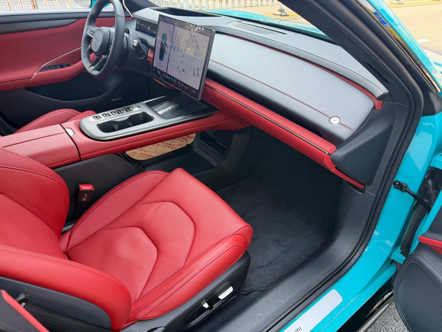 MI SU7 2024 immagine di auto #9