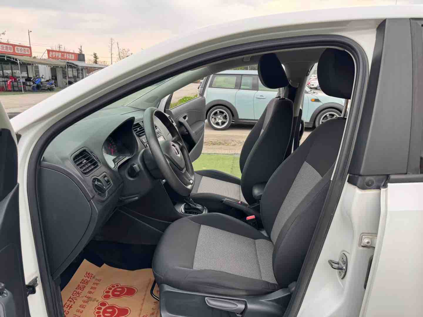 Volkswagen Polo 2018 car image #4