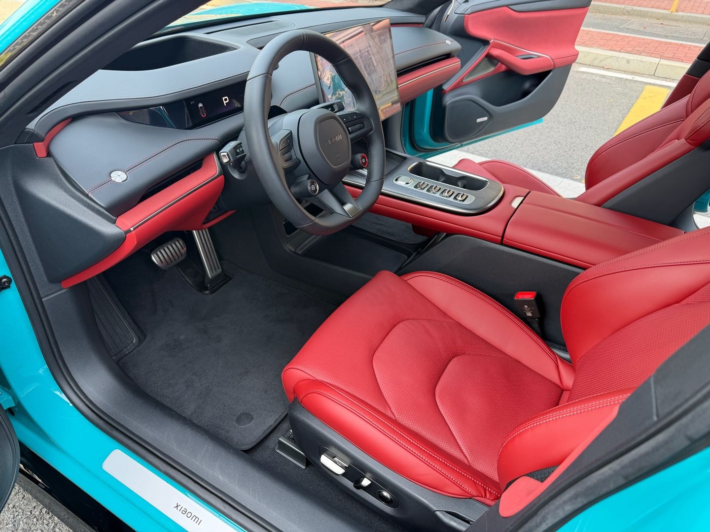 MI SU7 2024 immagine di auto #8
