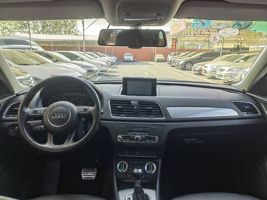 Audi Q3 2013 car image #7