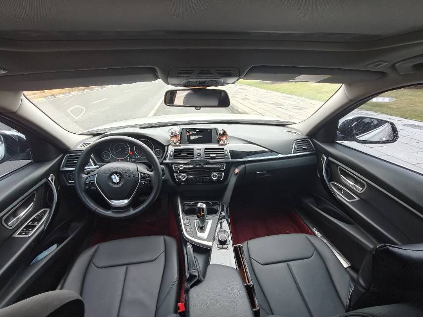 BMW 3 Series 2017 #8 BMW 3 Series 2017 car image #8