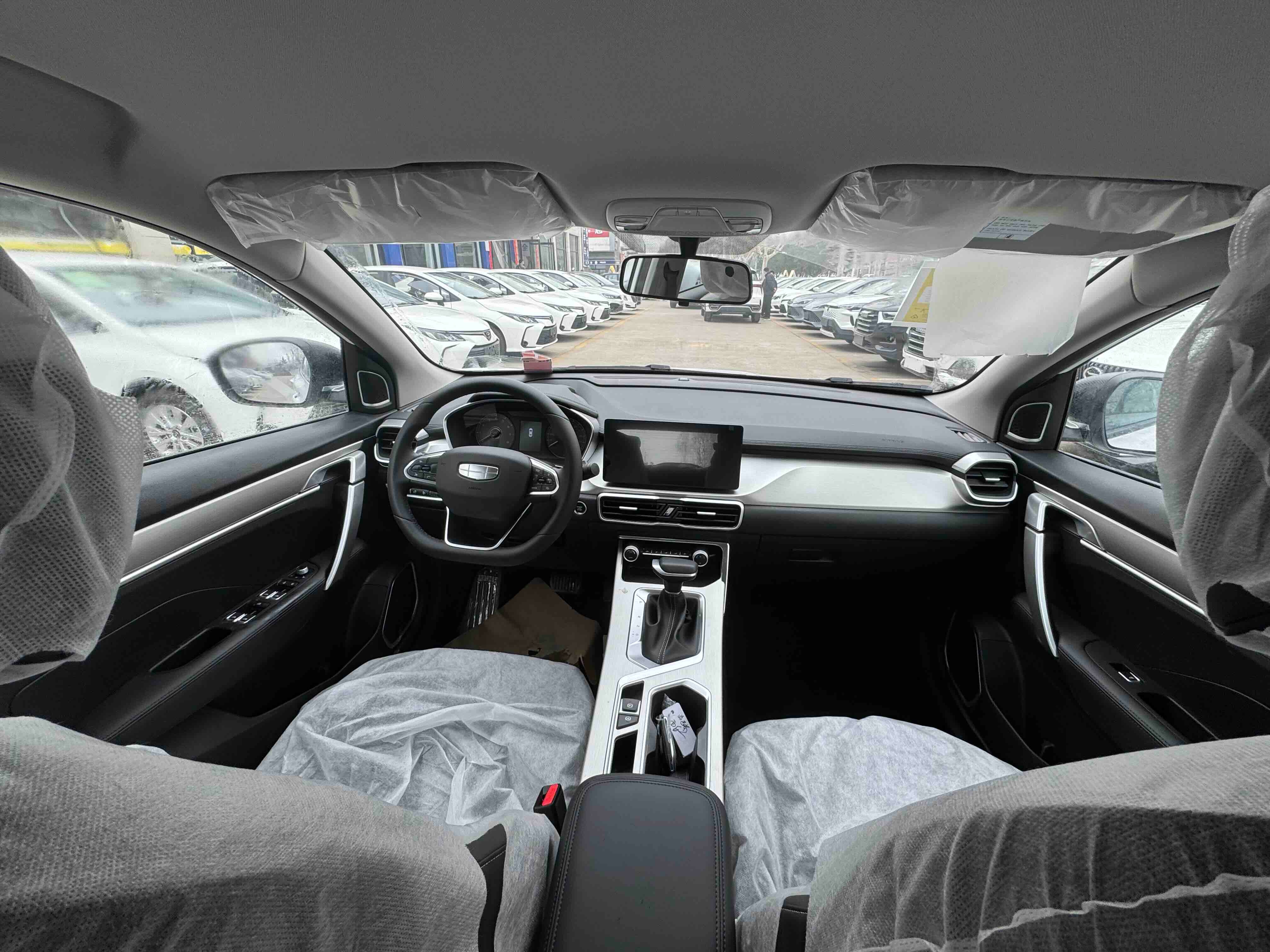 GEELY Coolray 2026 #8 GEELY Coolray 2026 car image #8