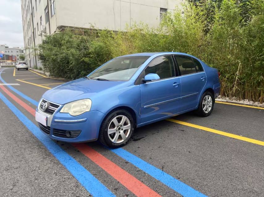 Volkswagen Polo 2010 car image #2