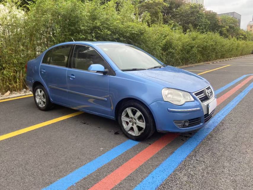 Volkswagen Polo 2010 car image #5