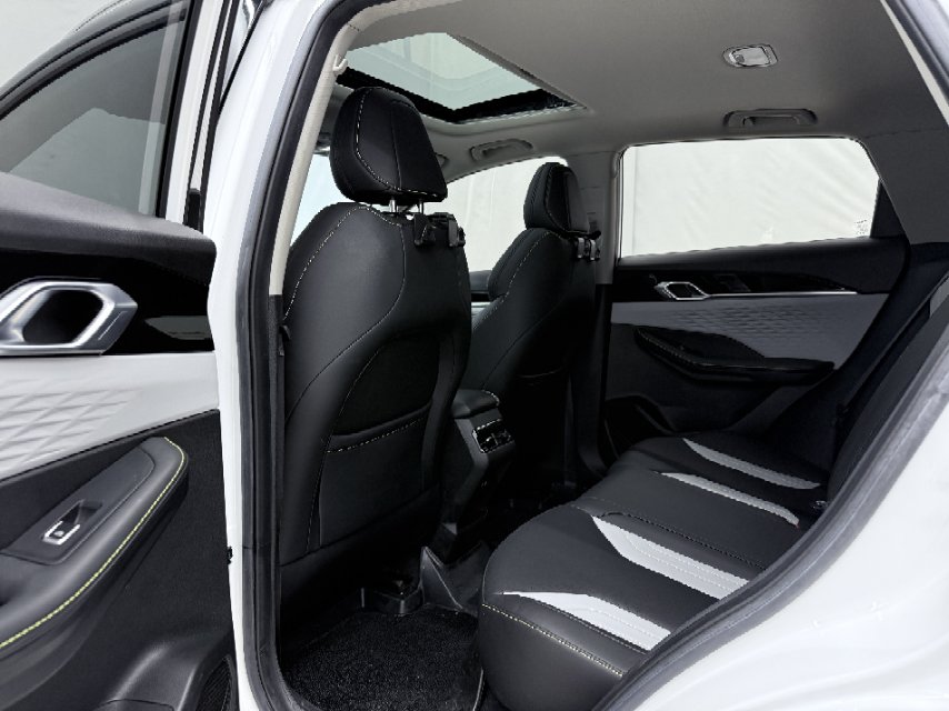 GEELY Coolray 2023 immagine di auto #9