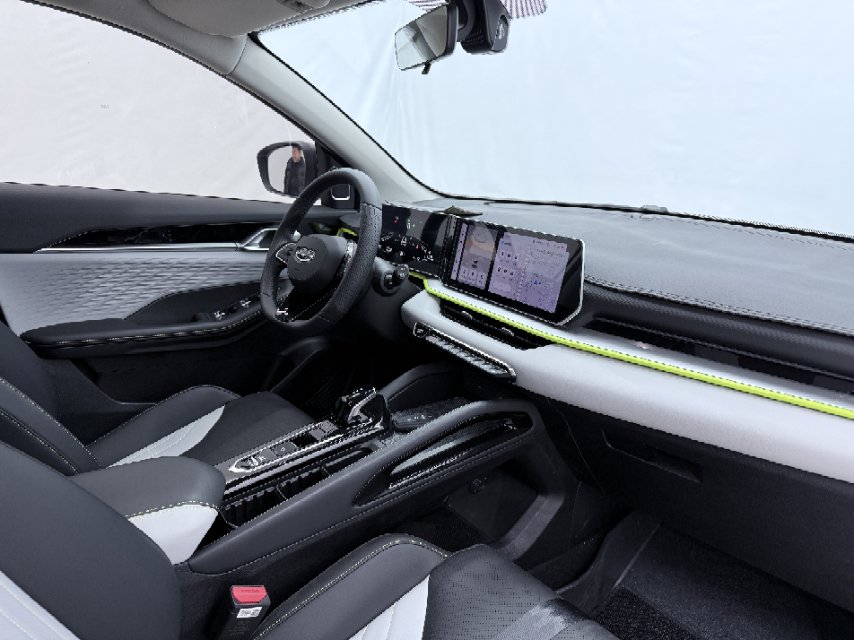 GEELY Coolray 2023 immagine di auto #8