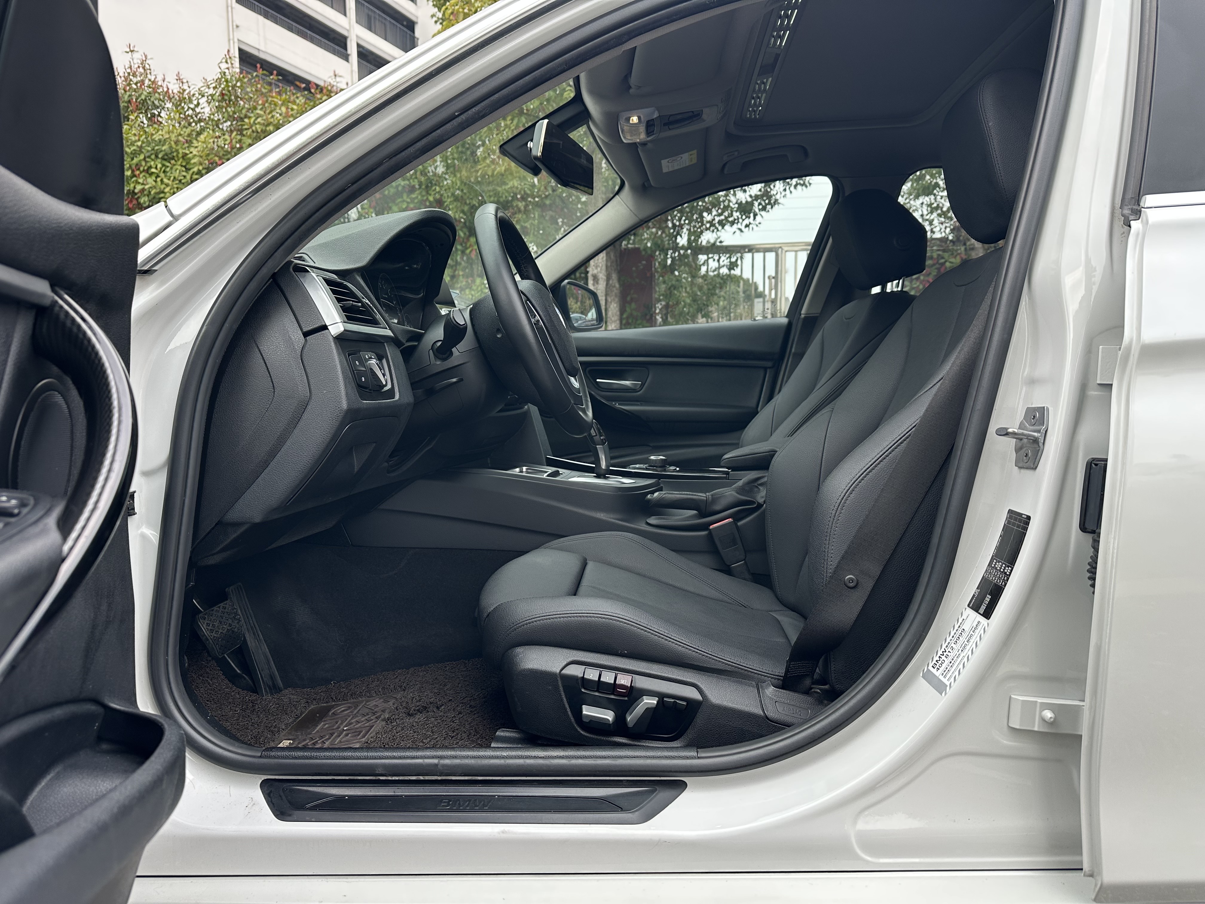 BMW 3 Series 2018 car image #8