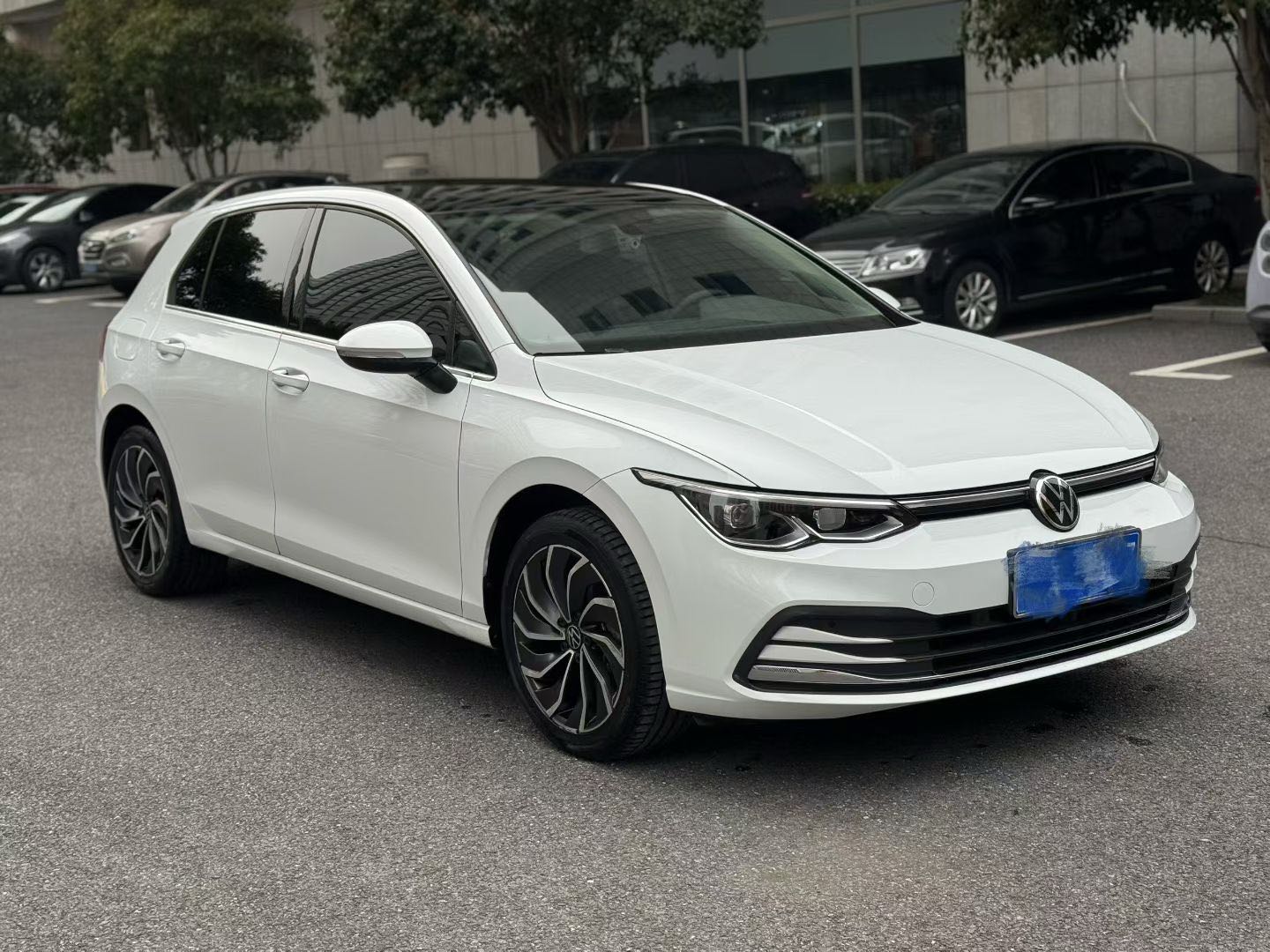 Volkswagen Golf 2022 car image #3