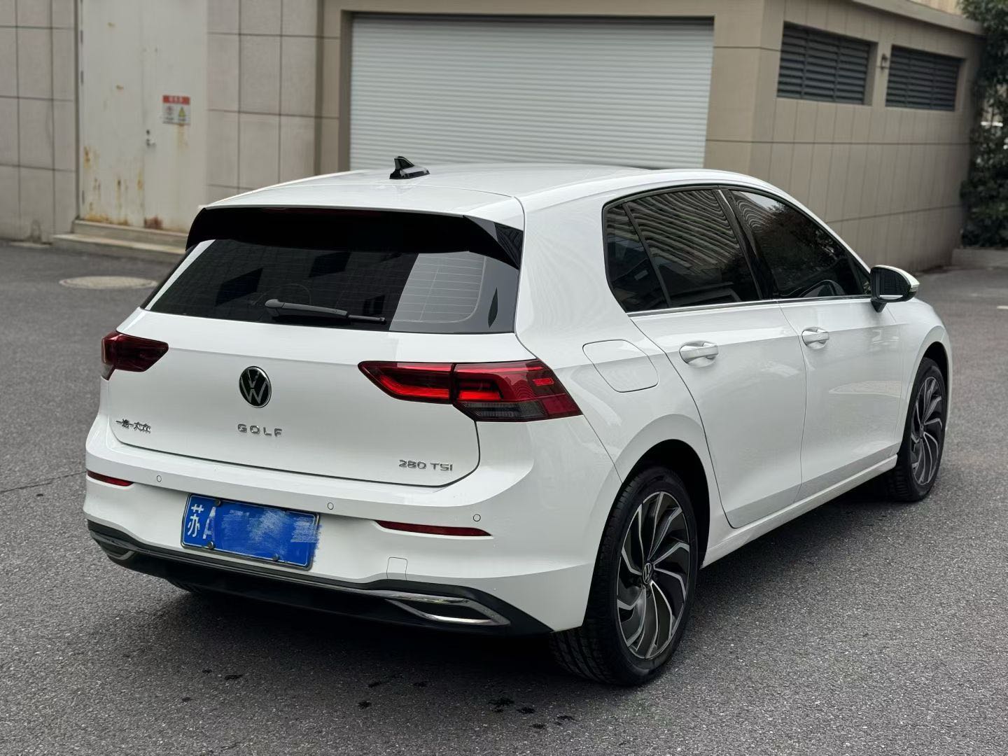 Volkswagen Golf 2022 car image #7