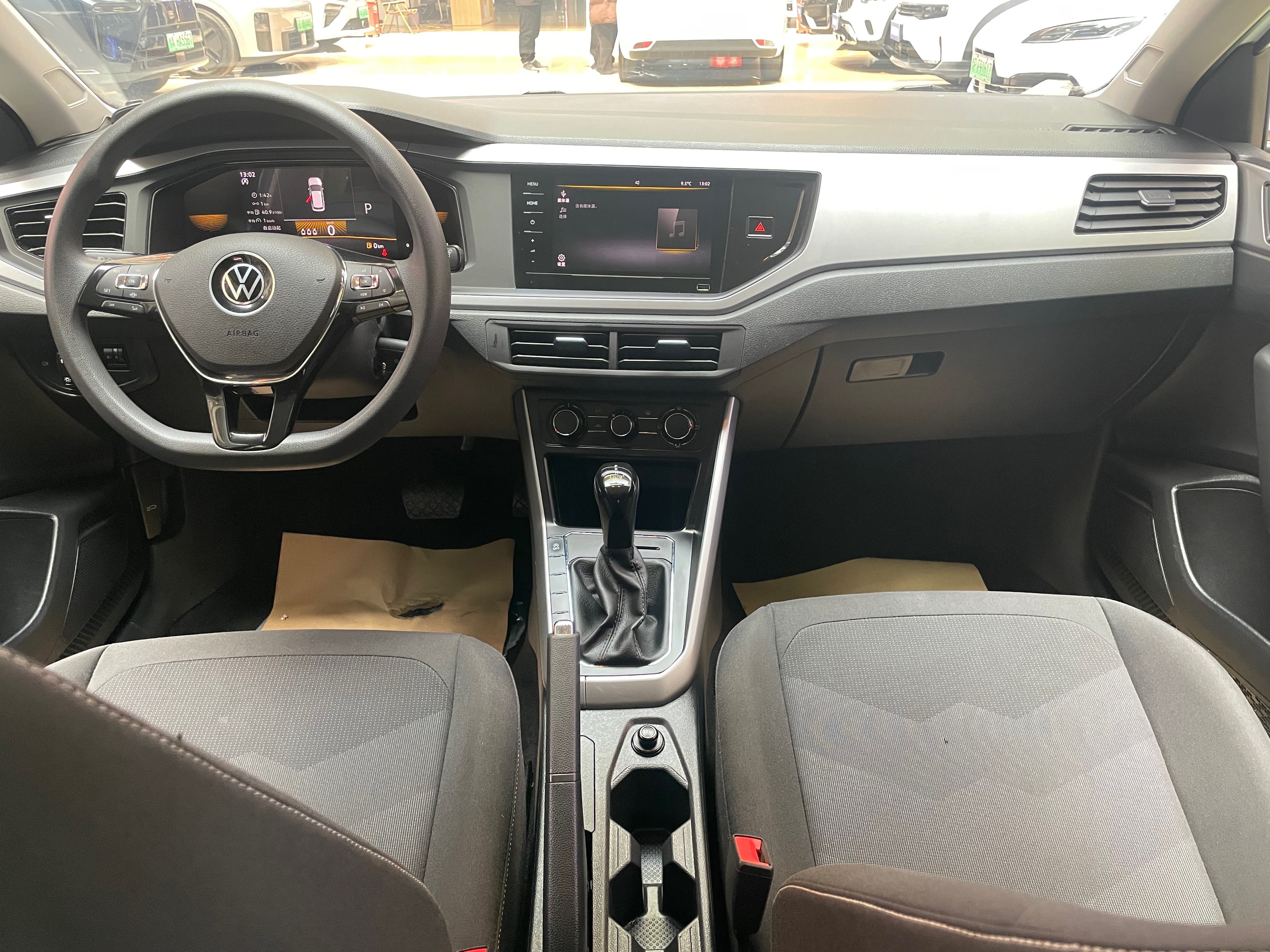Volkswagen Polo 2023 car image #8