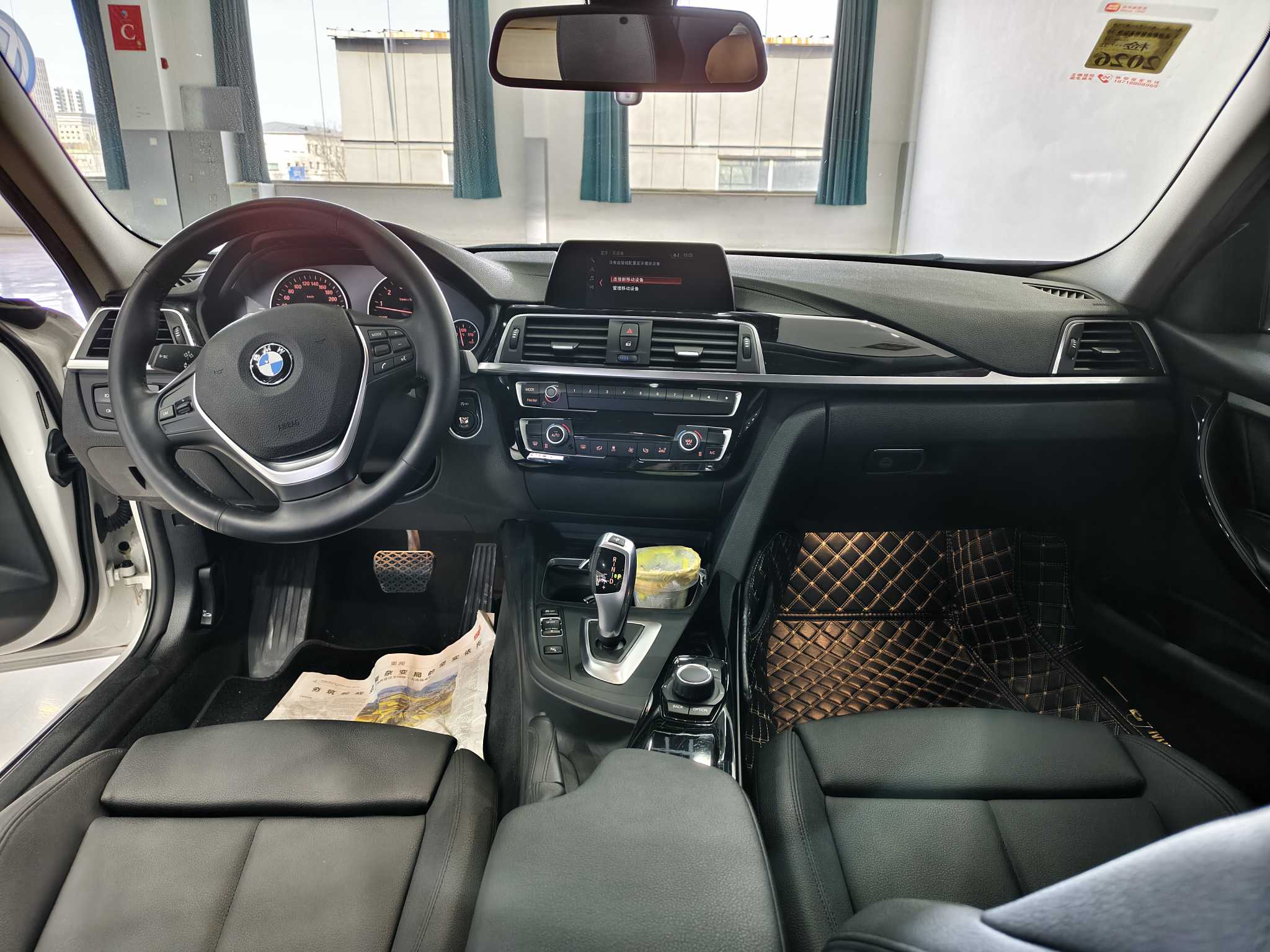 BMW 3 Series 2018 car image #12