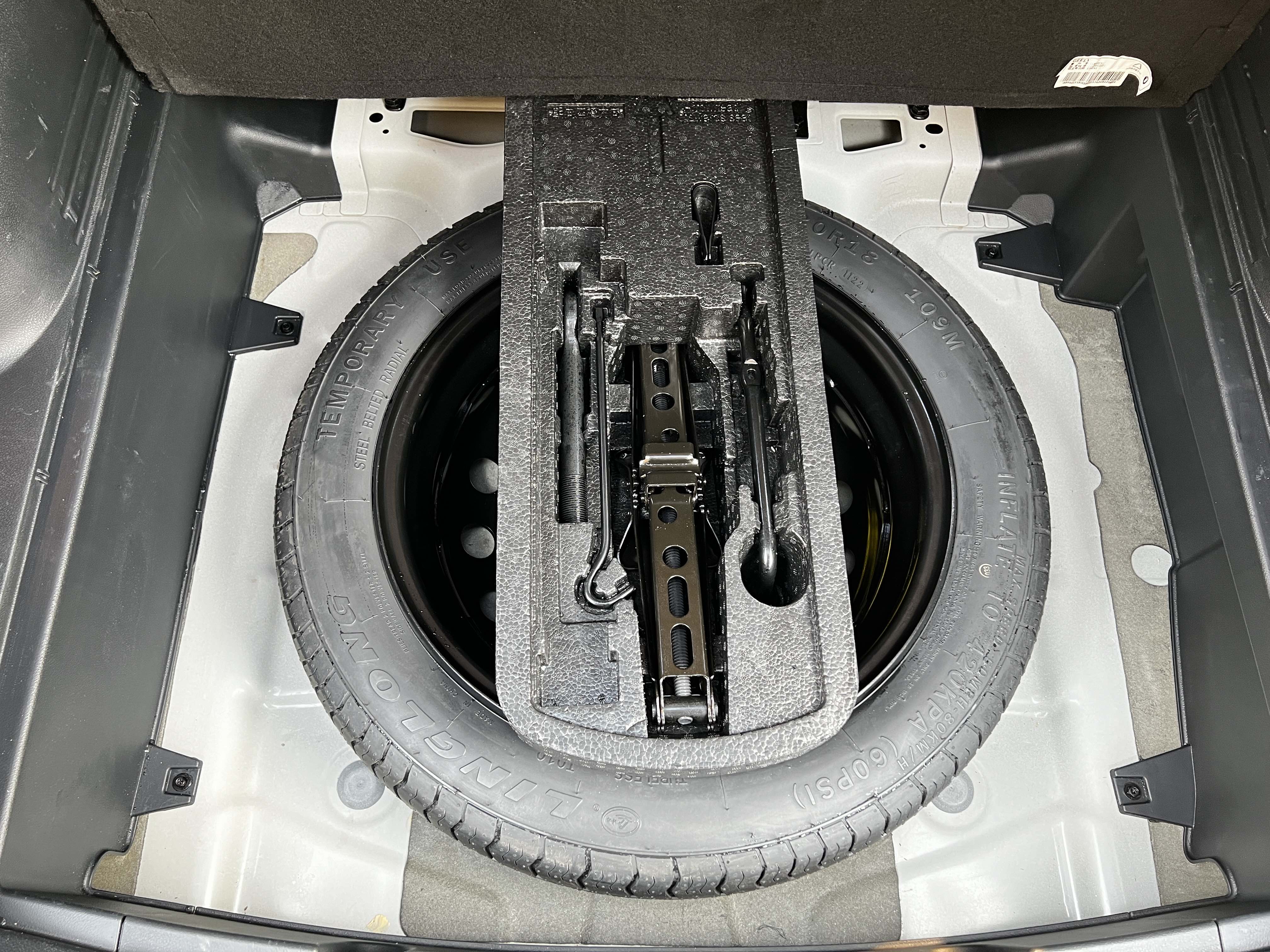 GEELY Vision X6 2022 car image #24