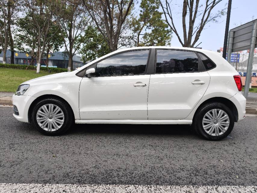 Volkswagen Polo 2018 car image #5