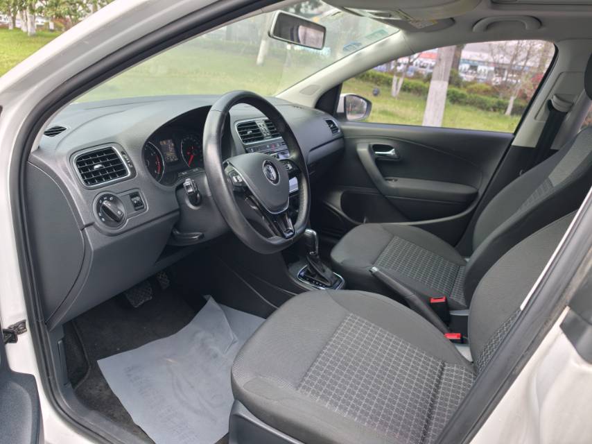 Volkswagen Polo 2018 car image #8