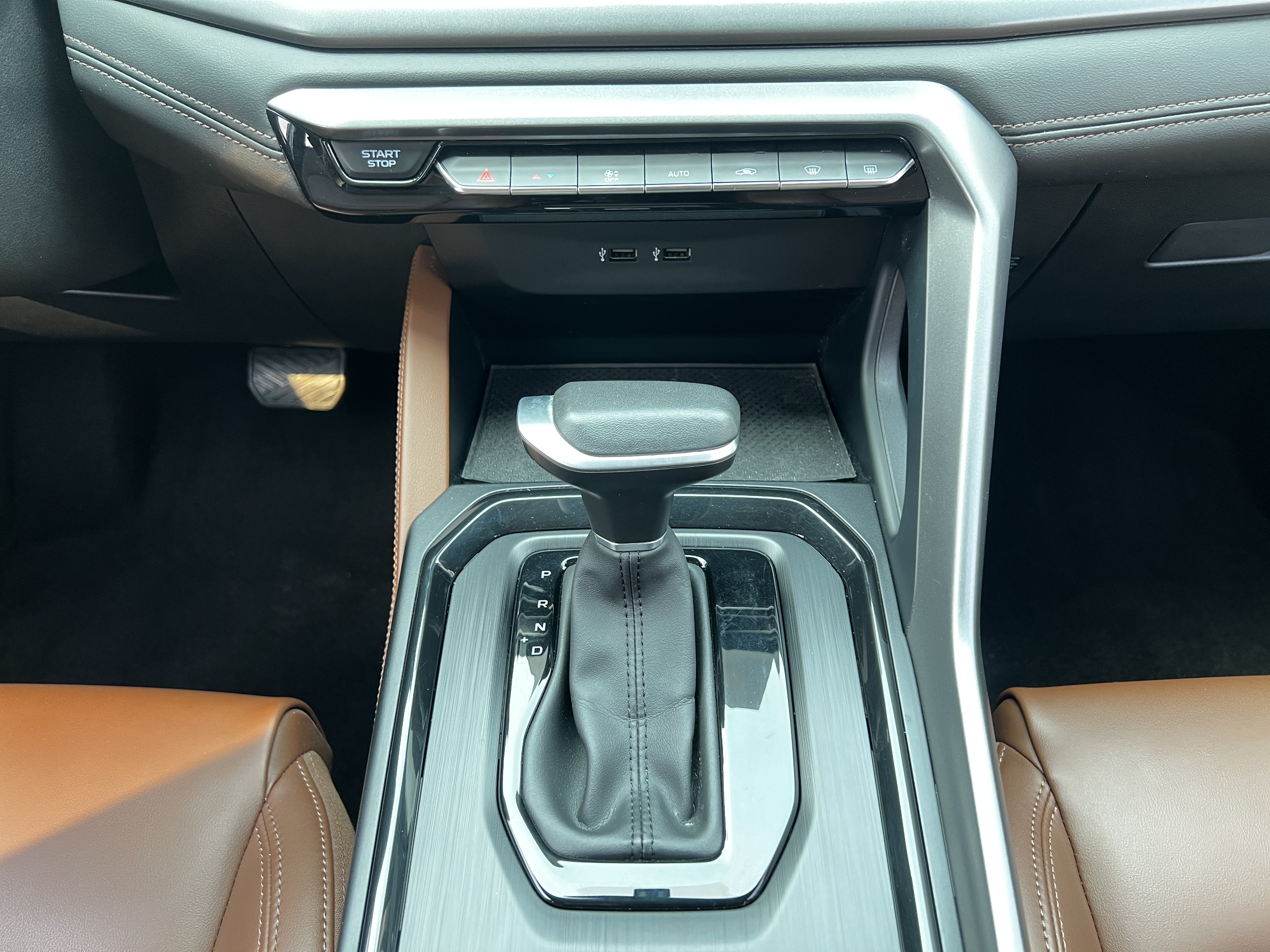 GEELY Vision X6 2022 car image #16