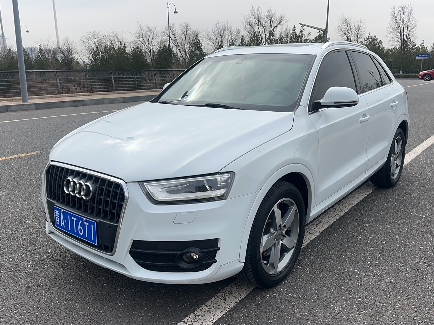 Audi Q3 2014 car image #2
