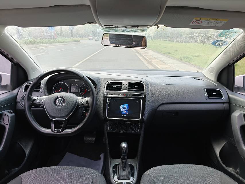 Volkswagen Polo 2018 car image #10