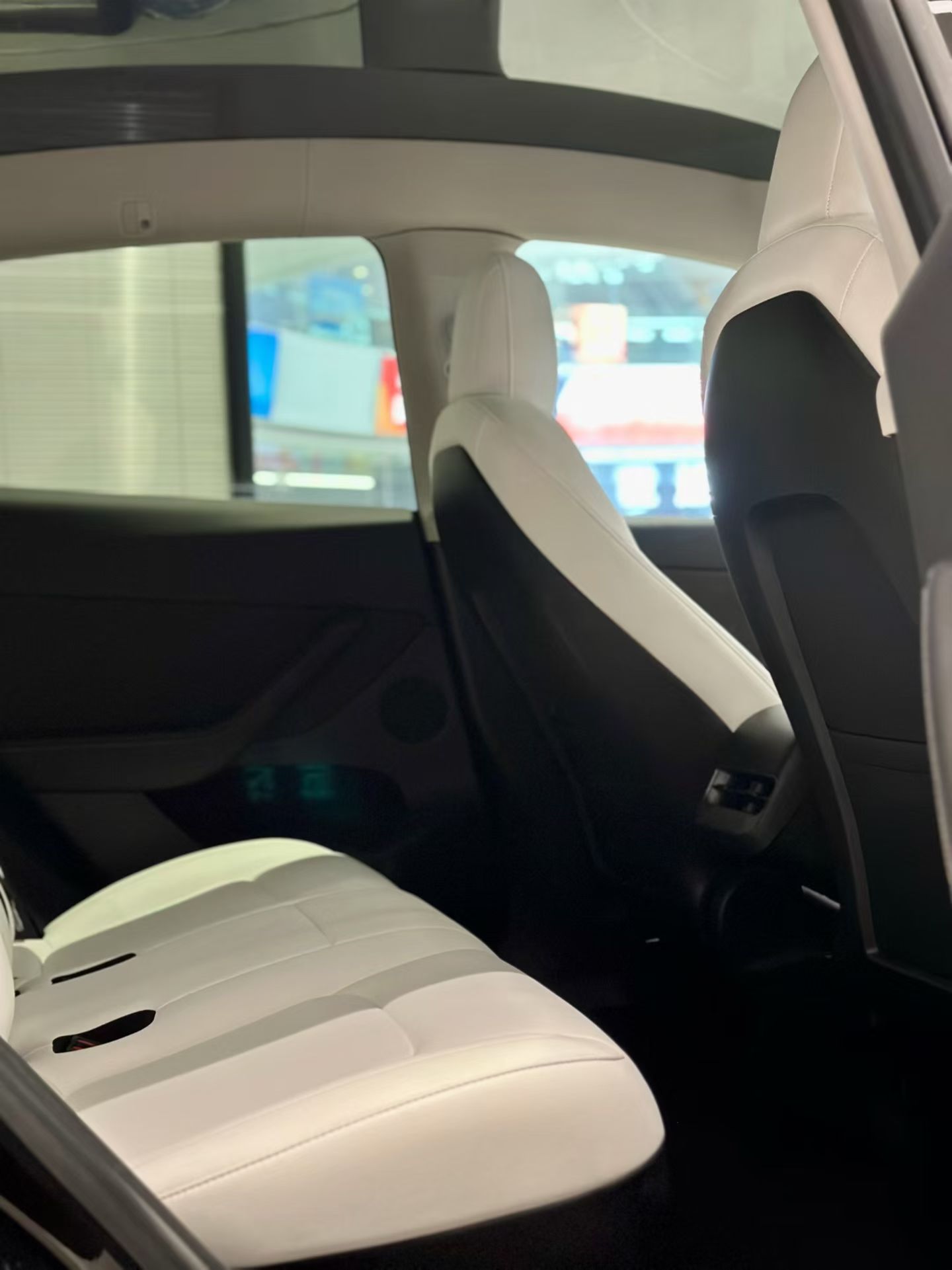 Tesla Model Y 2021 car image #8