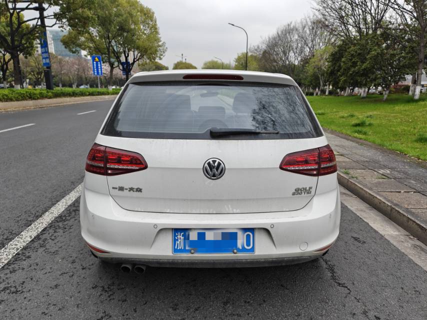 Volkswagen Golf 2017 car image #6