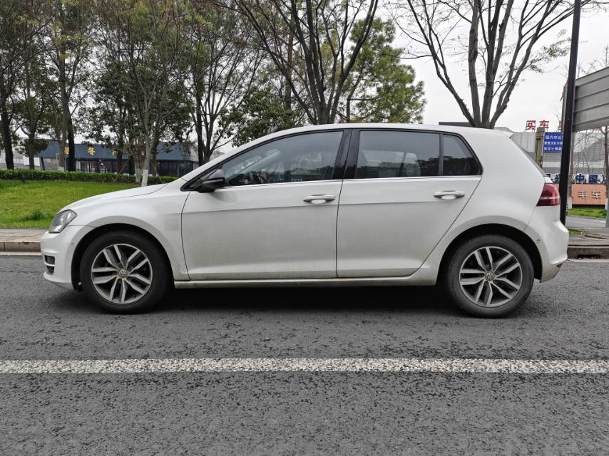 Volkswagen Golf 2017 car image #5