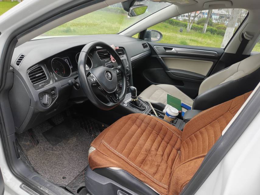 Volkswagen Golf 2017 car image #8