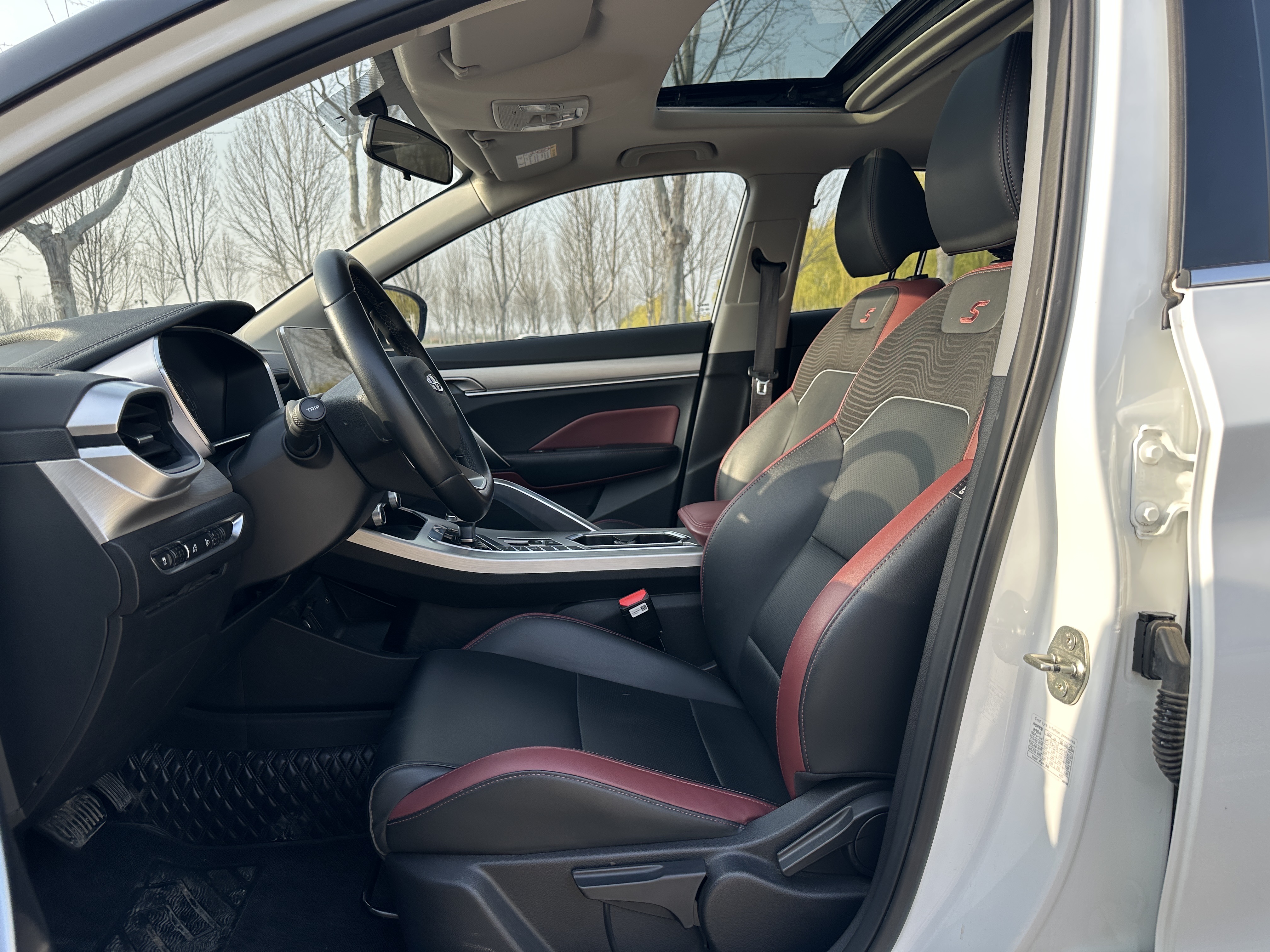 GEELY Coolray 2021 #16 GEELY Coolray 2021 car image #16