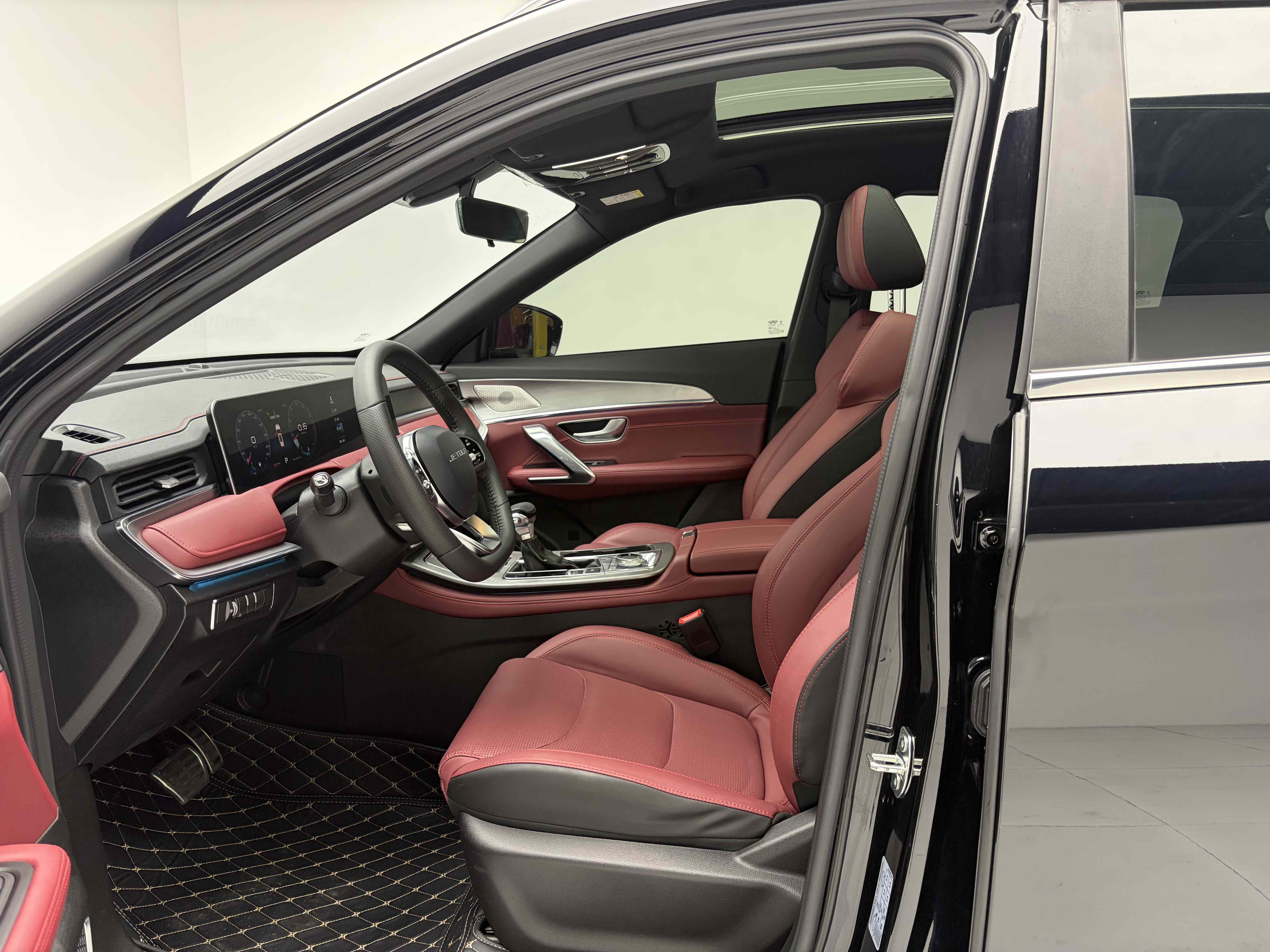 Jetour X70 PLUS 2022 car image #6