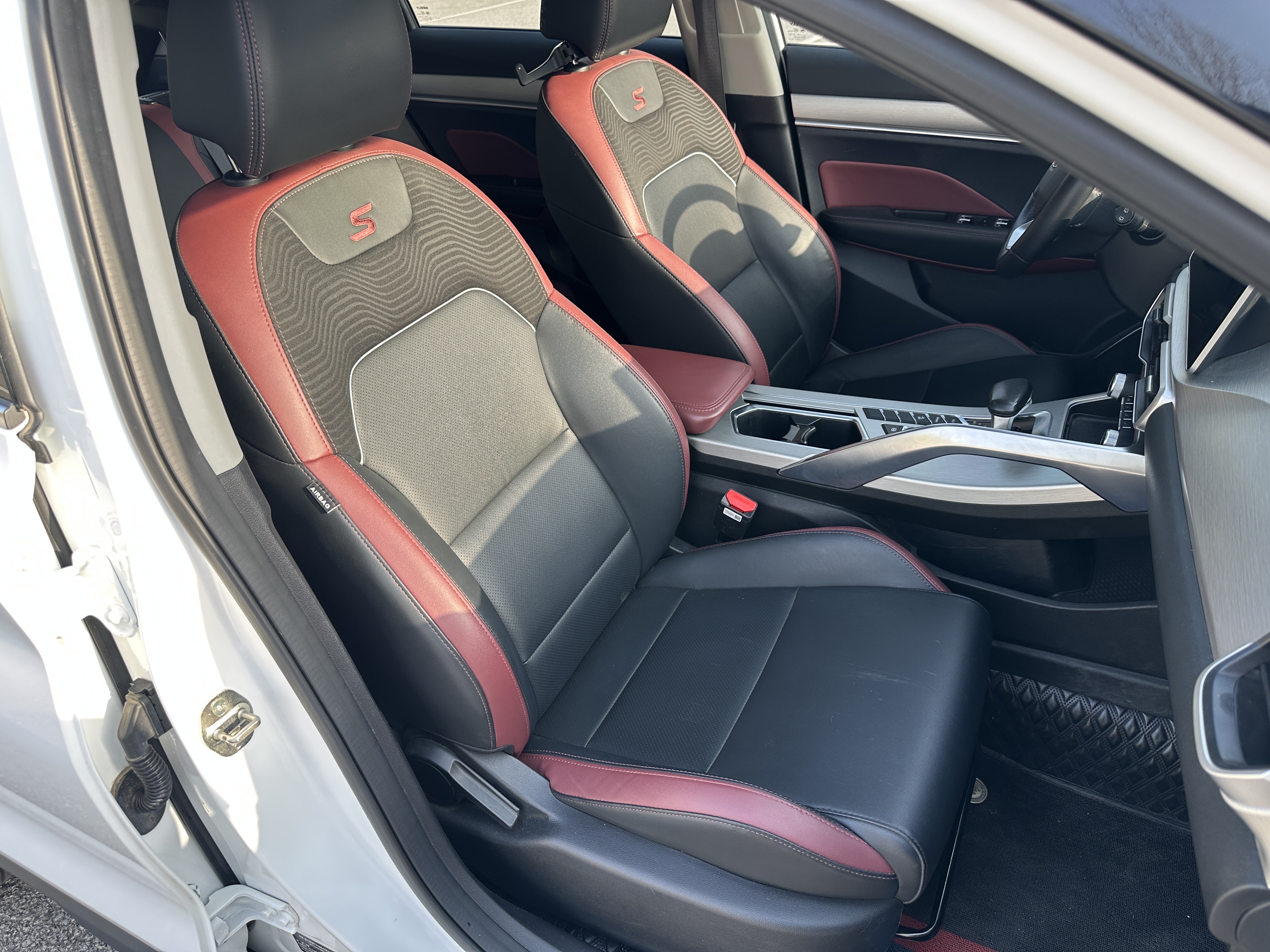 GEELY Coolray 2021 #17 GEELY Coolray 2021 car image #17