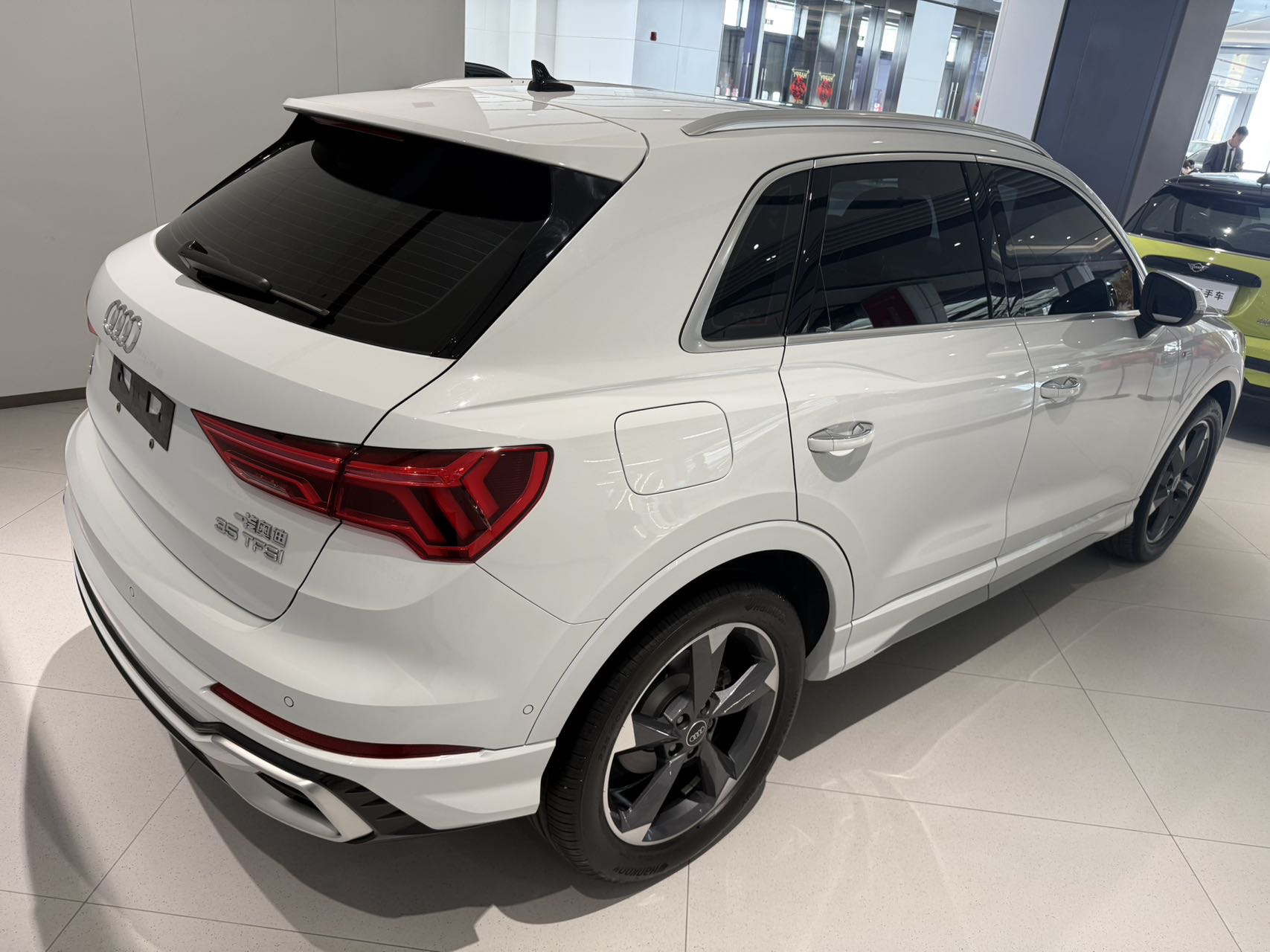 Audi Q3 2024 car image #6