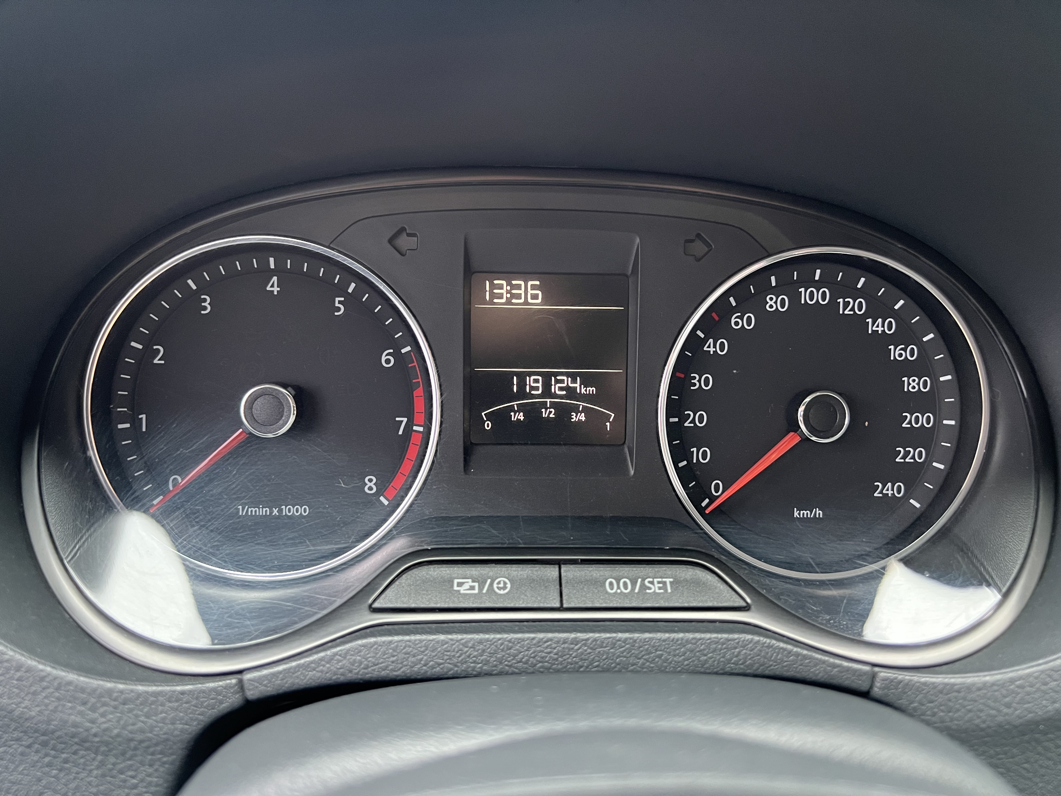 Volkswagen Polo 2015 car image #17