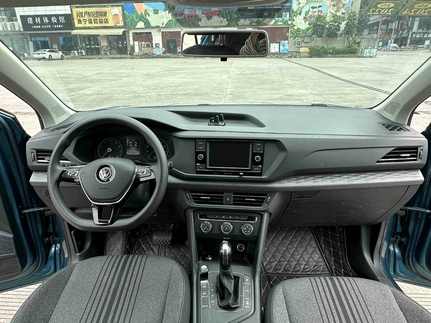 Volkswagen Tharu 2020 car image #7