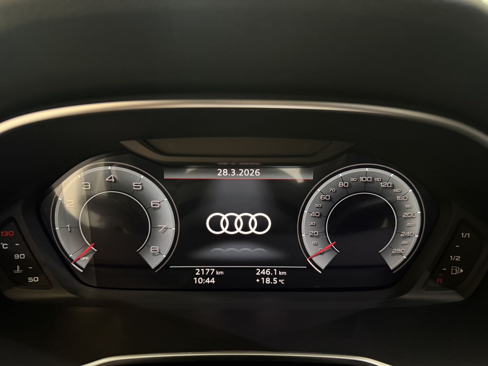 Audi Q3 2024 car image #11