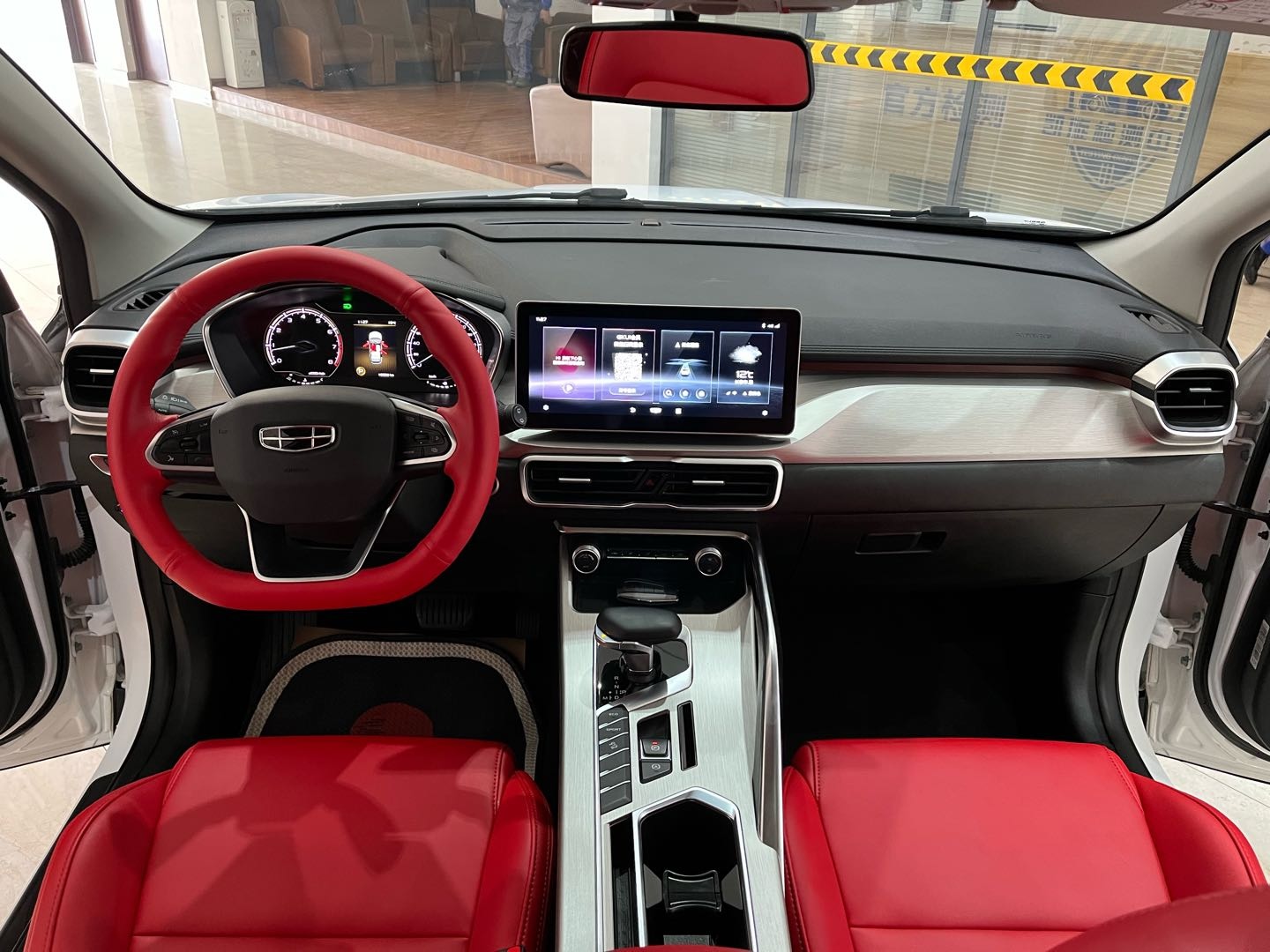 GEELY Coolray 2022 car image #11
