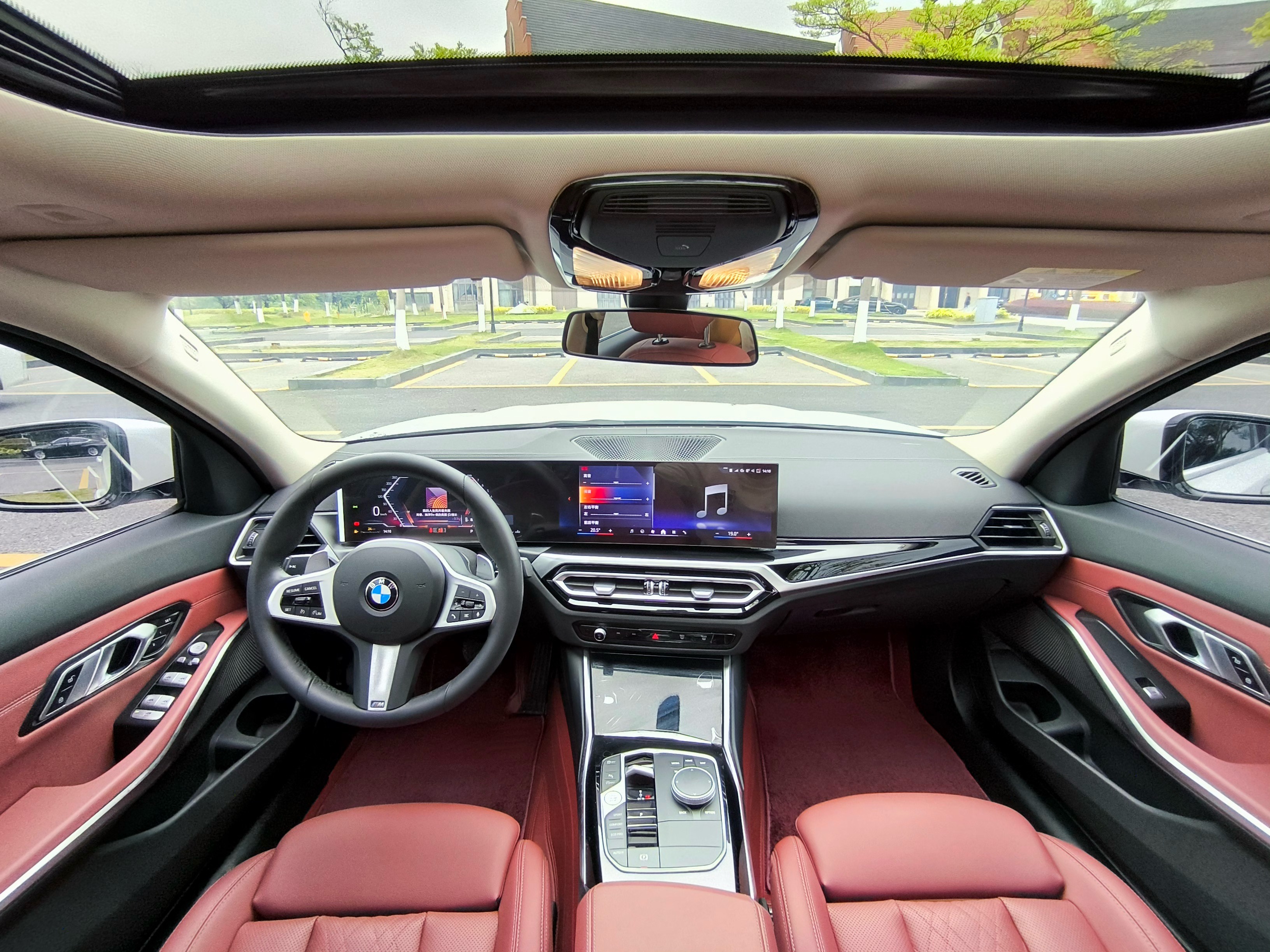 BMW 3 Series 2024 #10 BMW 3 Series 2024 car image #10